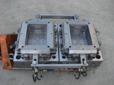 Multi cavity crate mould 