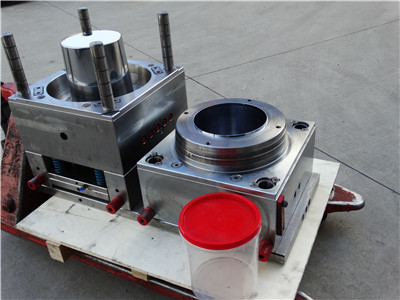 Bucket mould